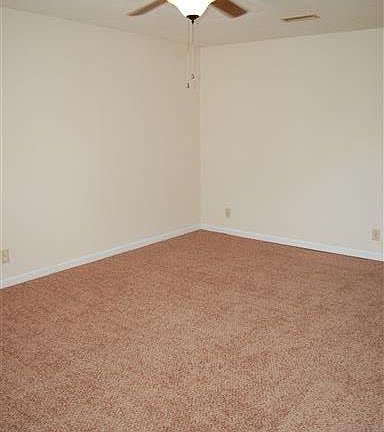 5th image of 1661 Baltimore Dr APT C