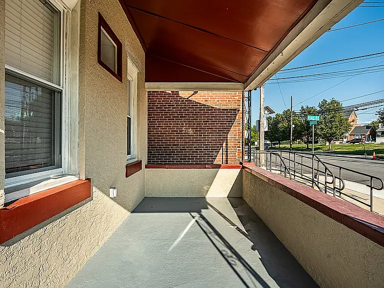 4 bed, 2.5 bath, 2915 sqft, $3,150 — Photo 2