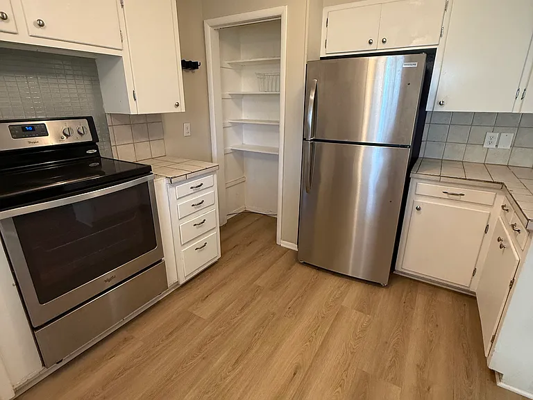 2703 Rebecca Dr — Photo 9