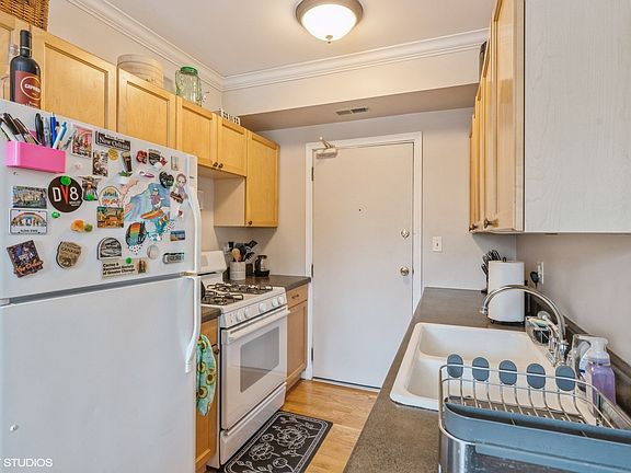 5th image of 4421 N Lawndale Ave APT 2B