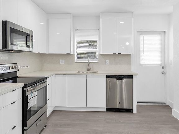 2nd image of 1402 NW 19th St #1402