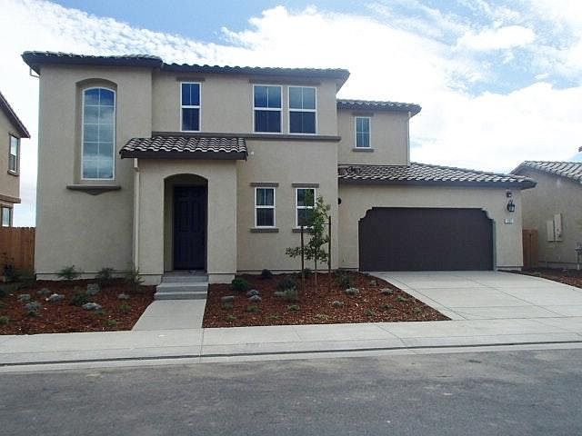 1st image of 137 Wisteria Cir