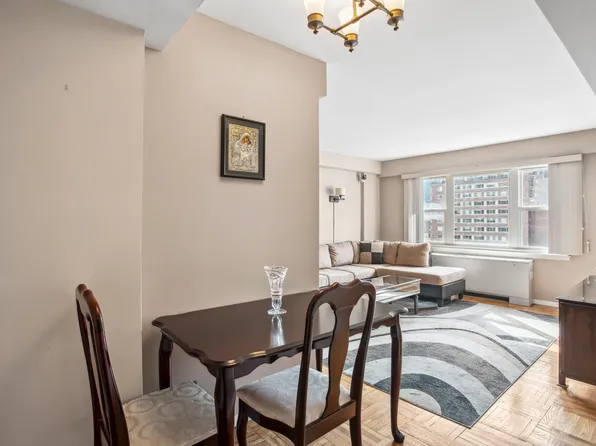 333 East 66th Street image 2 of 5