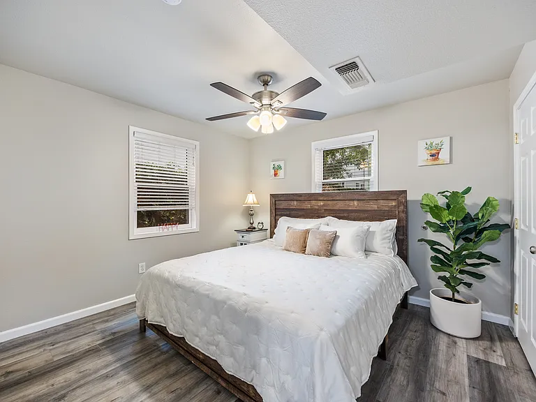 2615 Q St #2 — Photo 6