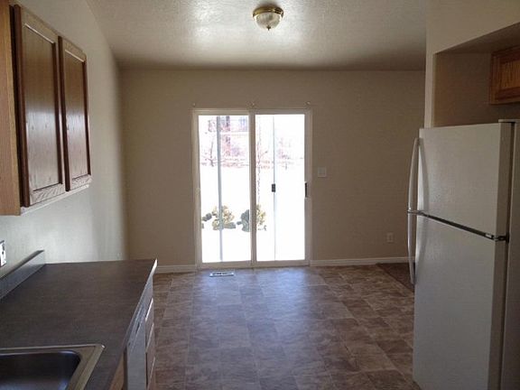 4th image of 2112 N Boysenberry Dr
