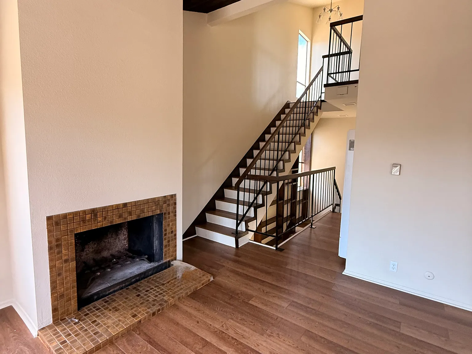 2 bed, $2,975 — Photo 2
