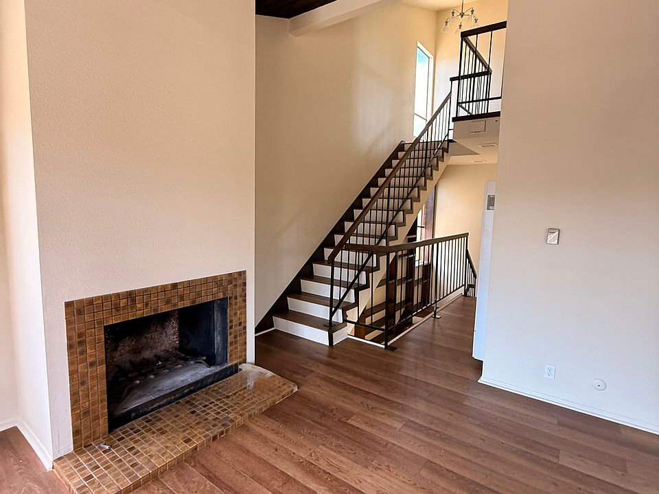 2nd image of 2107 Pierpont Blvd
