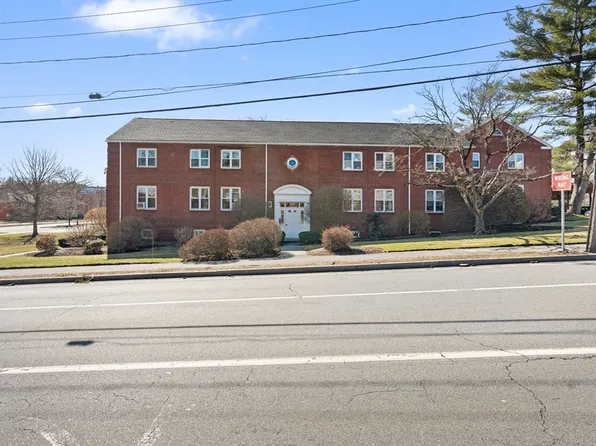 130 Boylston St APT 3, Newton, MA 02467