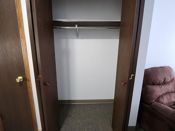 5th image of 701 Cypress Dr APT 21