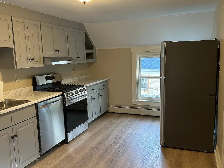 541 Main St #2 — Photo 4