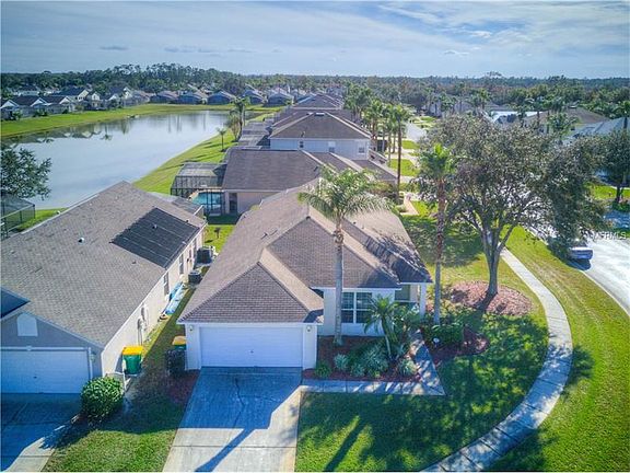4th image of 1062 Lake Berkley Dr