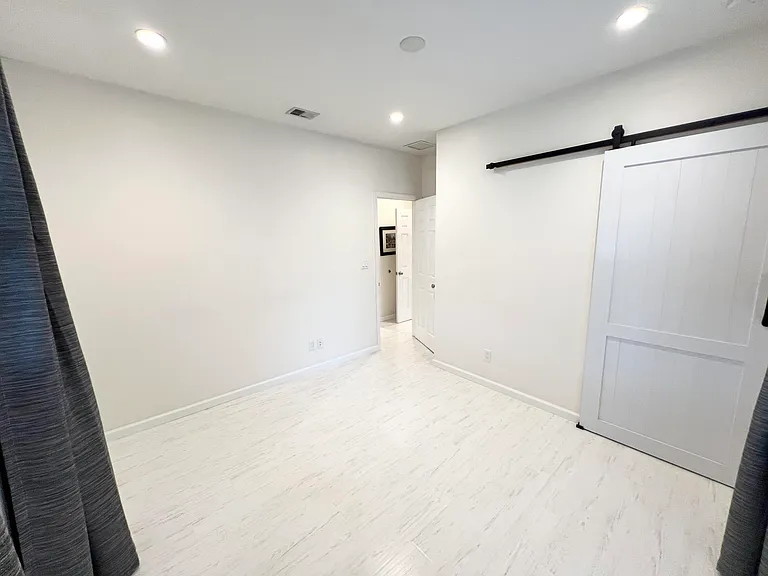 431 Ardmore Rd — Photo 7
