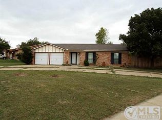 500 NW Jayellen Ave, Burleson, TX 76028