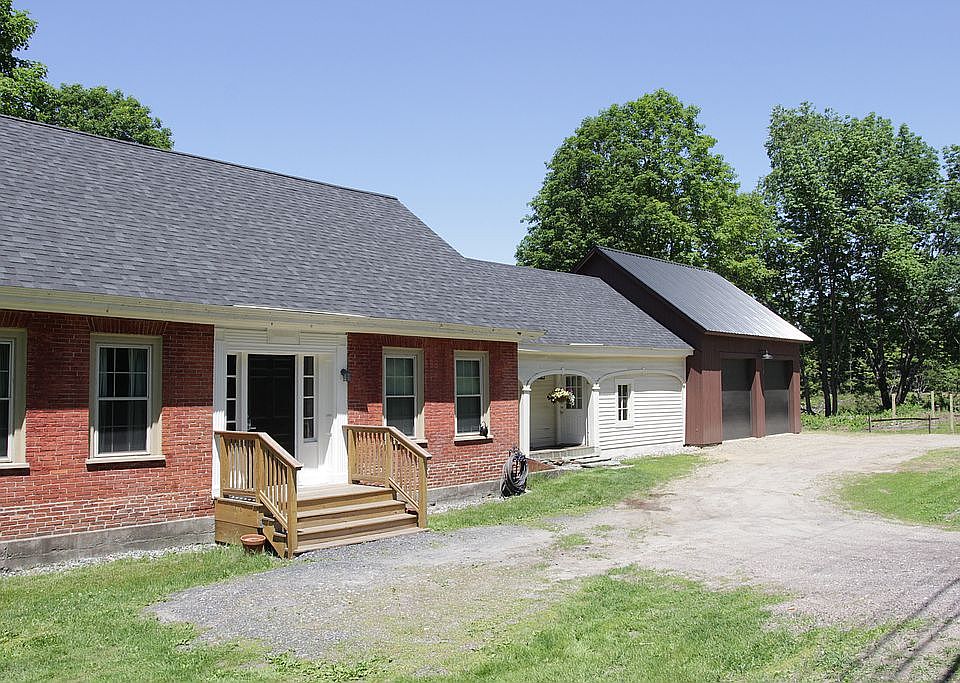 2nd image of 3079 Waterbury Stowe Rd