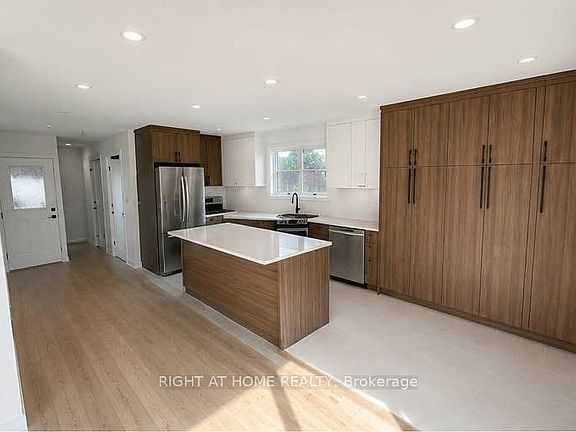 3rd image of 113 Crocus Dr