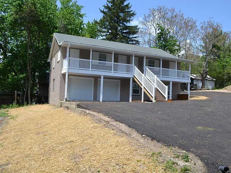 10 Whitney Ln #3 — Photo 1