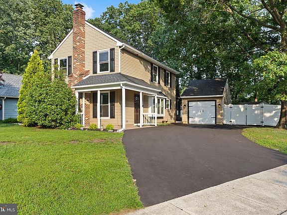 2nd image of 64 Windingbrook Dr