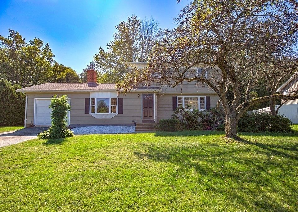 27 Moreau Dr, Chicopee, MA 01020 Zillow