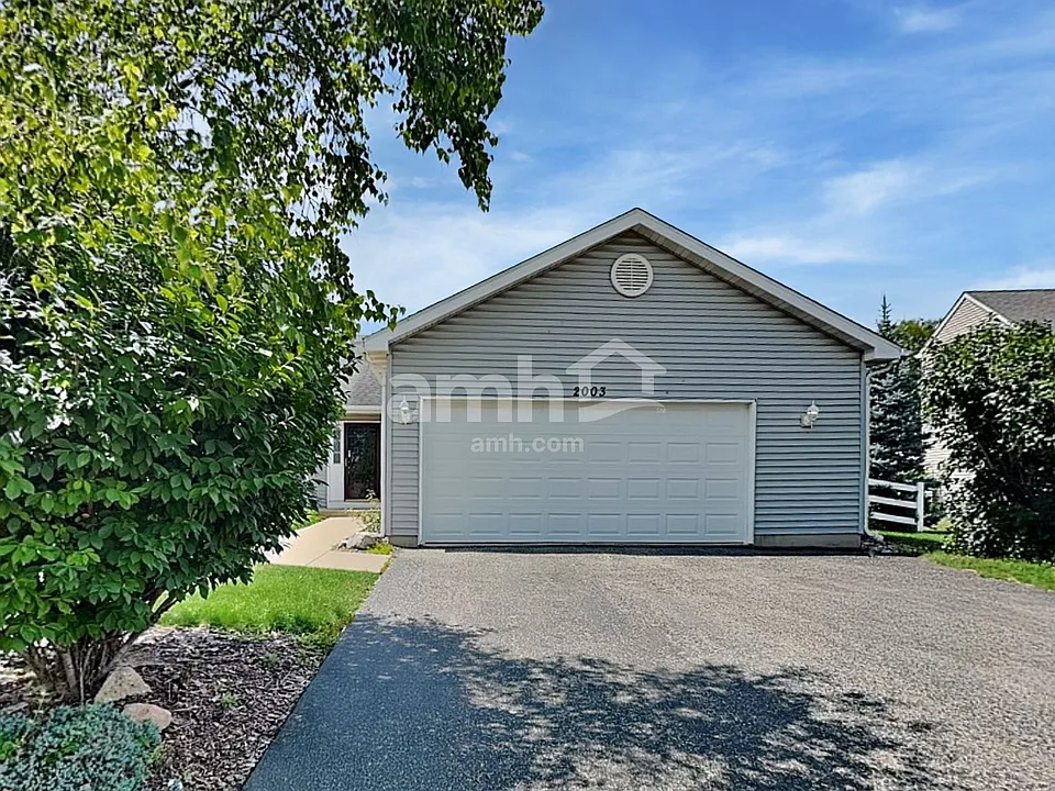 2003 Gray Hawk Dr