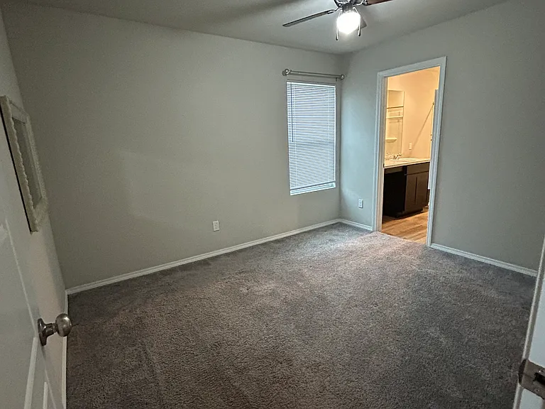 3016 S Buffalo Dr — Photo 8