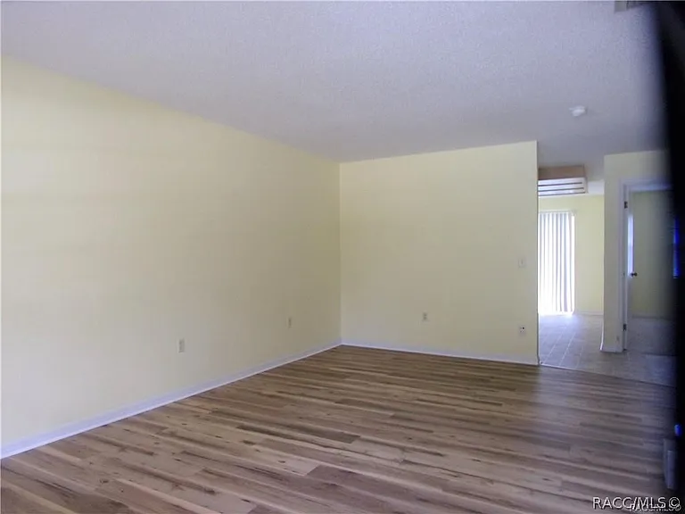 608 Long Ave — Photo 3