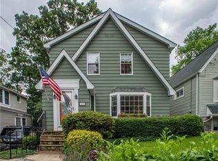 1090 Saint Clair St, Coraopolis, PA 15108