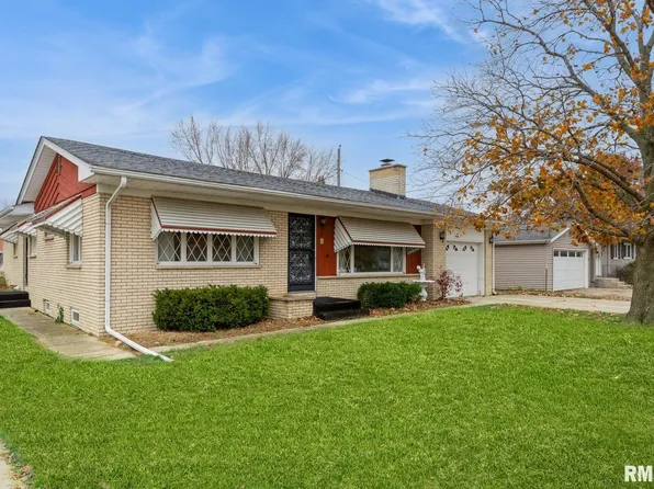 115 E 8th Ave, Colona, IL 61241