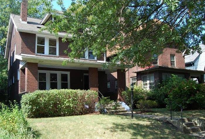 906 East End