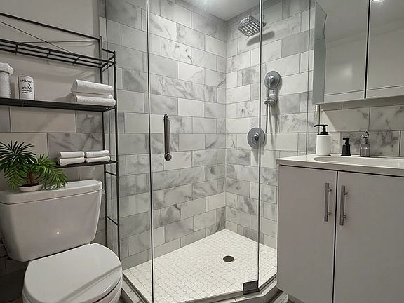 5th image of 99 Allen St APT 14