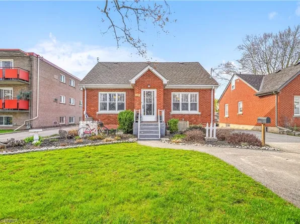 32 Fulton St, Brantford, ON N3R 4E5
