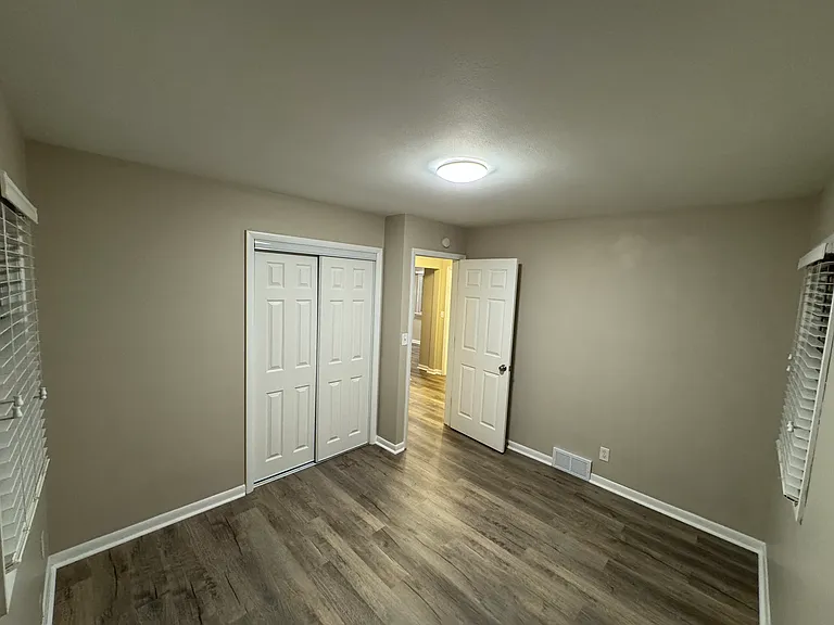2651 E Sheridan Ave — Photo 3