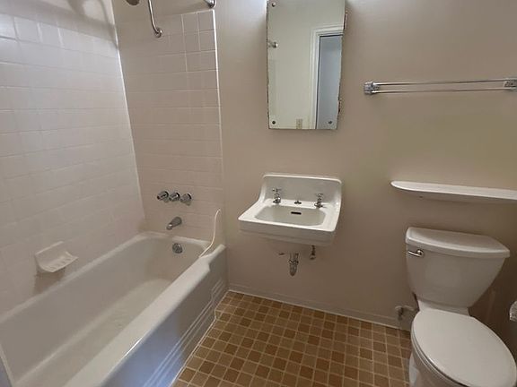 5th image of 2410 E Lynn St APT 204