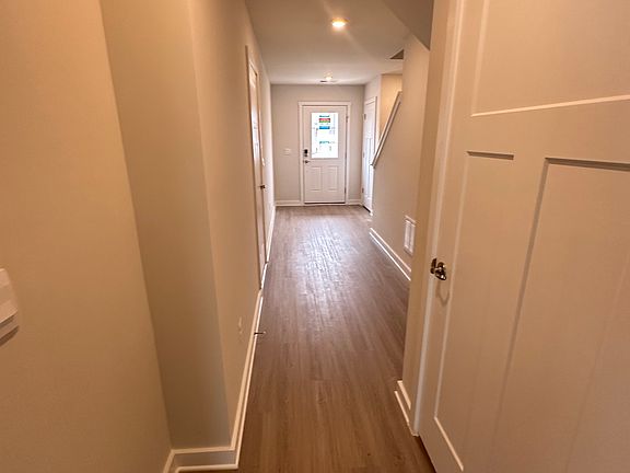 5th image of 212 Huntwellwest Blvd