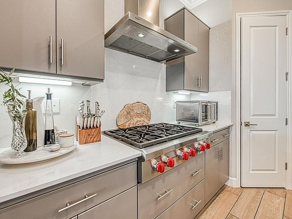 5th image of 467 Heirloom Ln