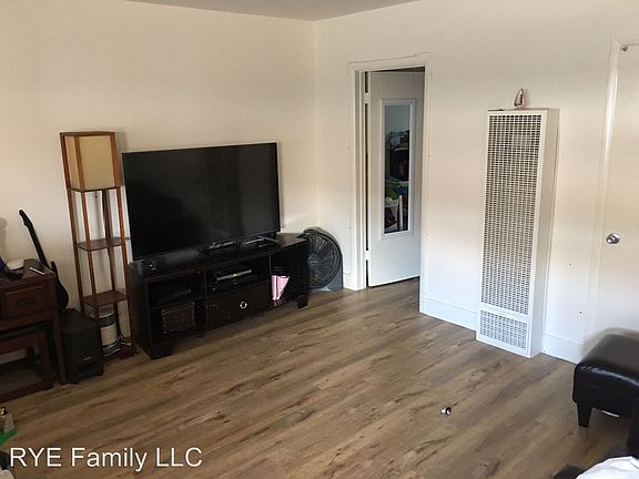 3rd image of 16811 Yukon Ave APT G