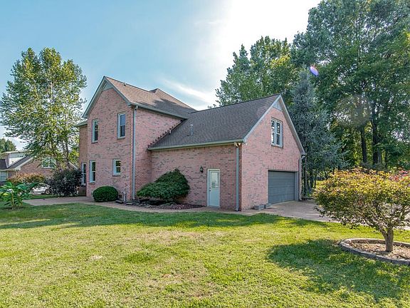 3rd image of 1291 Ascot Ln