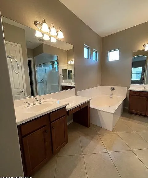 4511 E Jones St — Photo 17