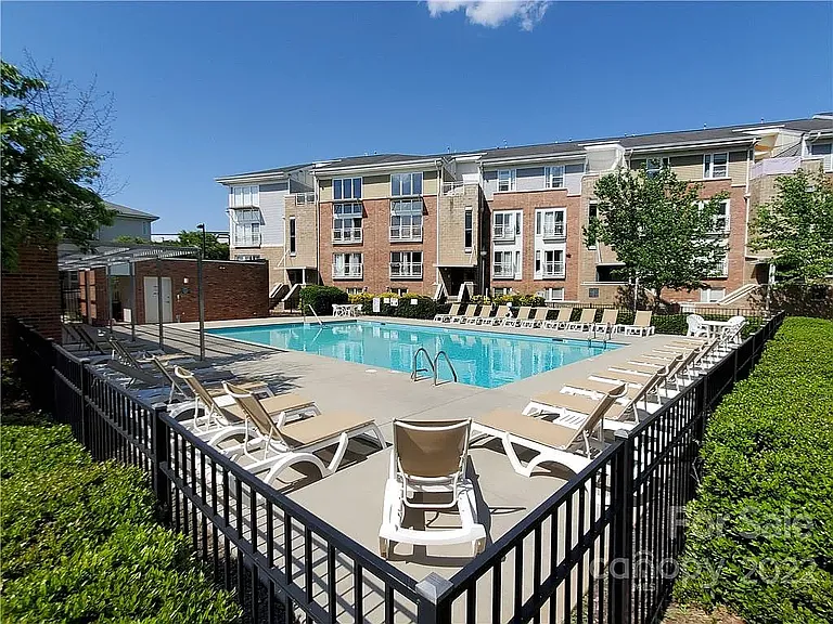 3953 Picasso Ct #3953 — Photo 2