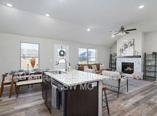 210 E Rosalie St, Strafford, MO 65757