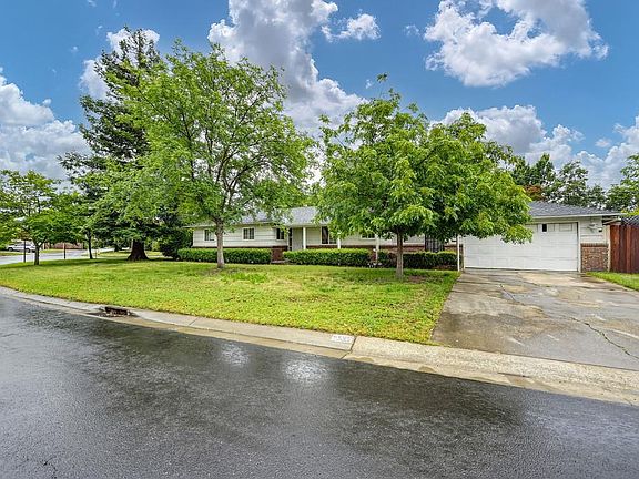 2nd image of 3230 Balmoral Dr