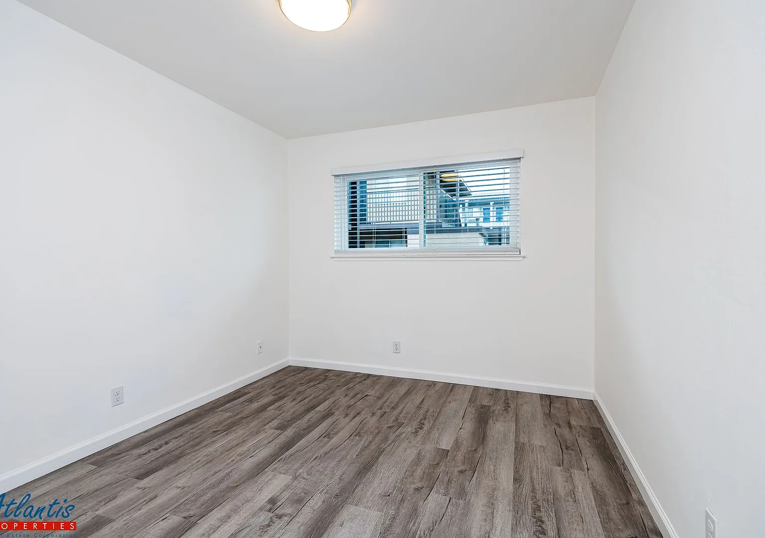 Main 449 — Photo 4