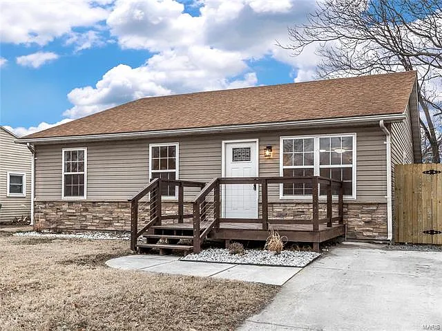 3093 Wayne Ave photo 1