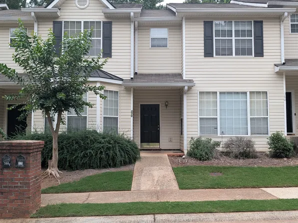 370 Brentwood Dr, Newnan, GA 30263