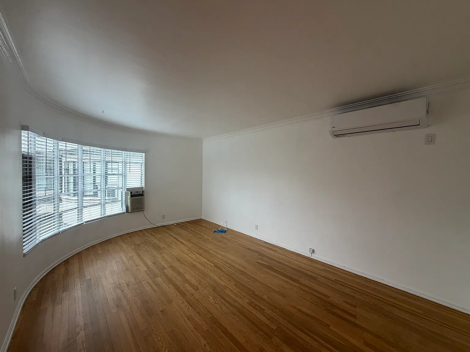 1 bed, $2,350 — Photo 2