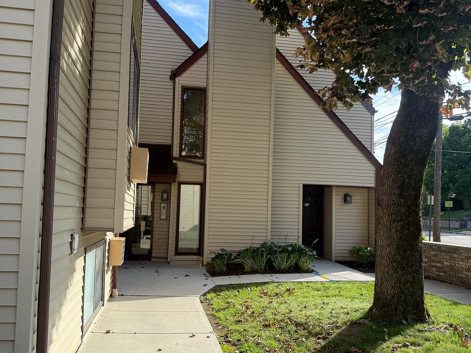 1 bed, 760 sqft, $2,100 — Photo 1