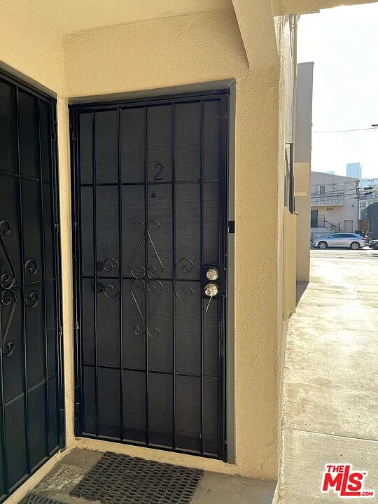 2 bed, 1.0 bath, 700 sqft, $2,500 — Photo 2