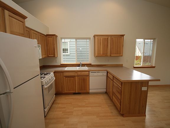 5th image of 1716 Fruitland Dr