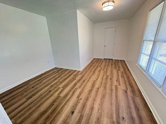 857 Queensbury Dr — Photo 3