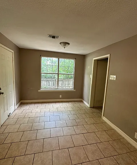 819 W Mims St — Photo 9