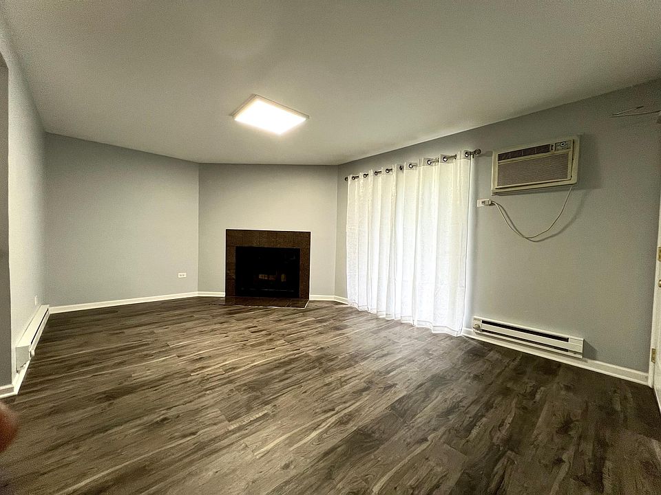 1st image of 501 E Spruce Dr #1B